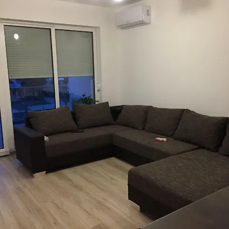 Virag Apartman Apartamento *